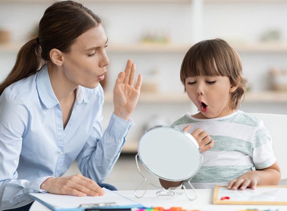 آیا کودکم نیاز به گفتاردرمانی دارد؟
