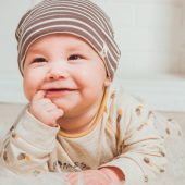 نشانه‌های اوتیسم در نوزادی